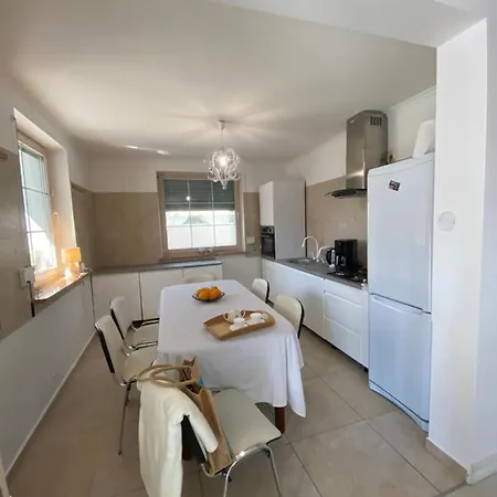Mare House Villa *